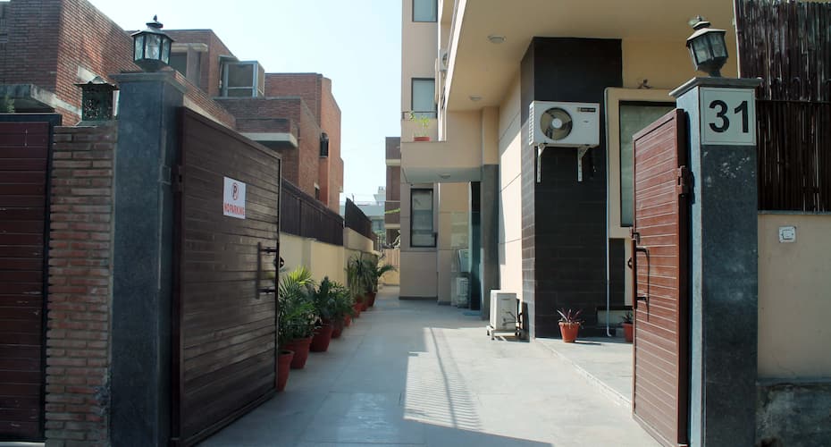 Urban Inn By Laurent & Benon - DLF Phase 3, Hansi 3